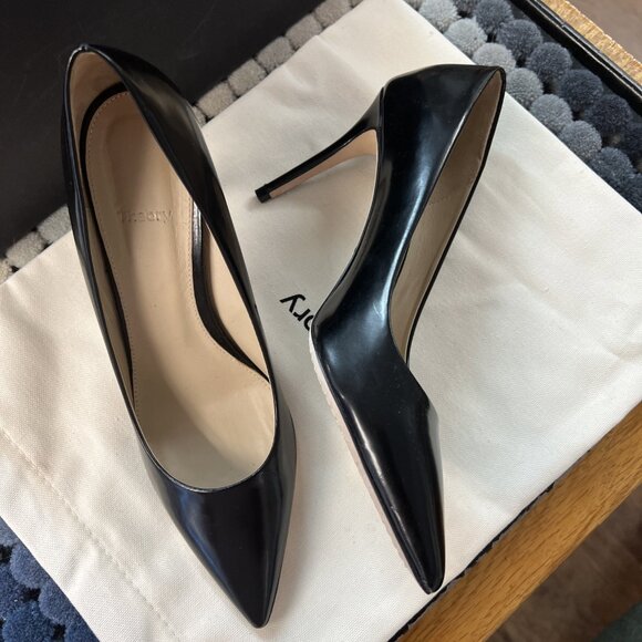 Theory Shoes - Theory Women's Shoes City Classic Pointy Pumps